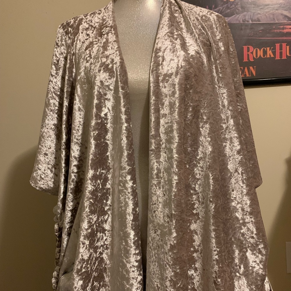 Do Everything in Love taupe velvet kimono OS